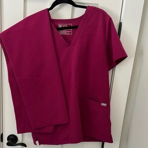 FIGS Women's V-Neck Scrub Top and Pants in Berry